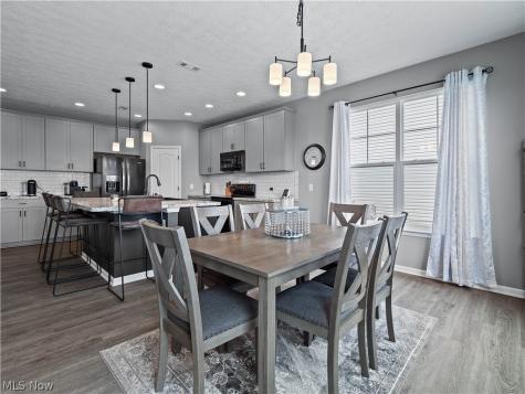 157 Kensington Way Elyria OH 44035