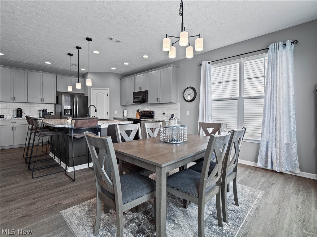 157 Kensington Way Elyria OH 44035