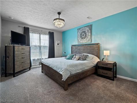 157 Kensington Way Elyria OH 44035