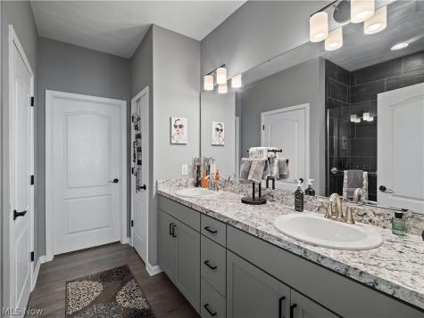 157 Kensington Way Elyria OH 44035