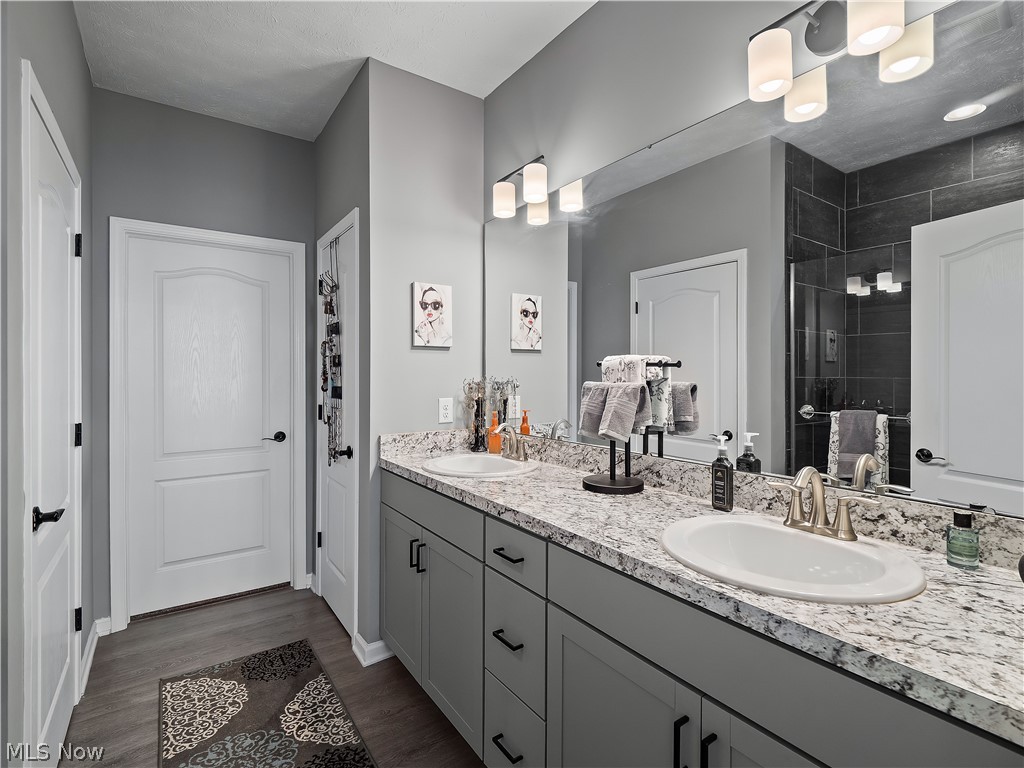 157 Kensington Way Elyria OH 44035