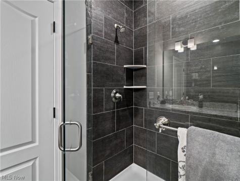 157 Kensington Way Elyria OH 44035