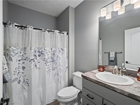 157 Kensington Way Elyria OH 44035