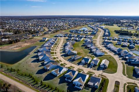 157 Kensington Way Elyria OH 44035