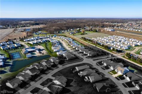 157 Kensington Way Elyria OH 44035