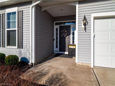 157 Kensington Way Elyria OH 44035