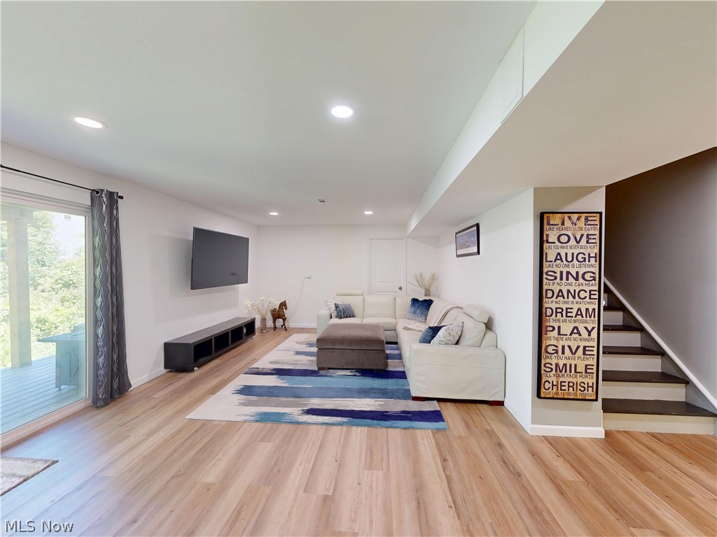 1223 Selena Grove Green OH 44685