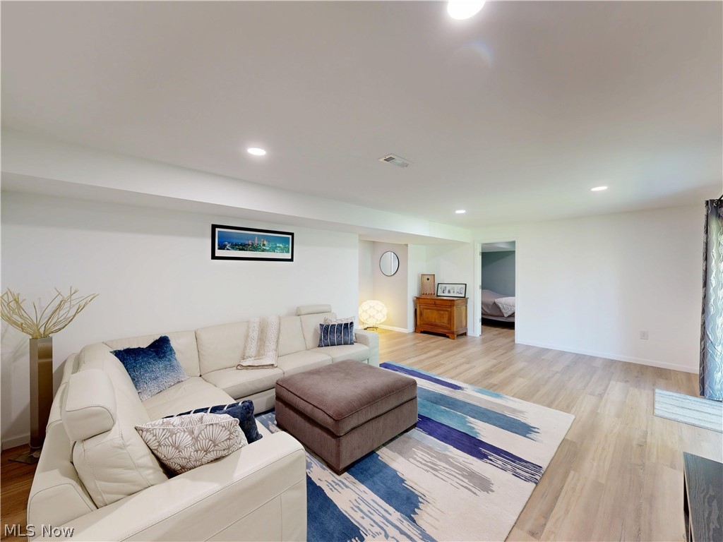 1223 Selena Grove Green OH 44685