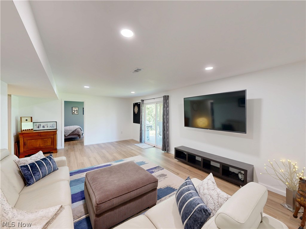 1223 Selena Grove Green OH 44685