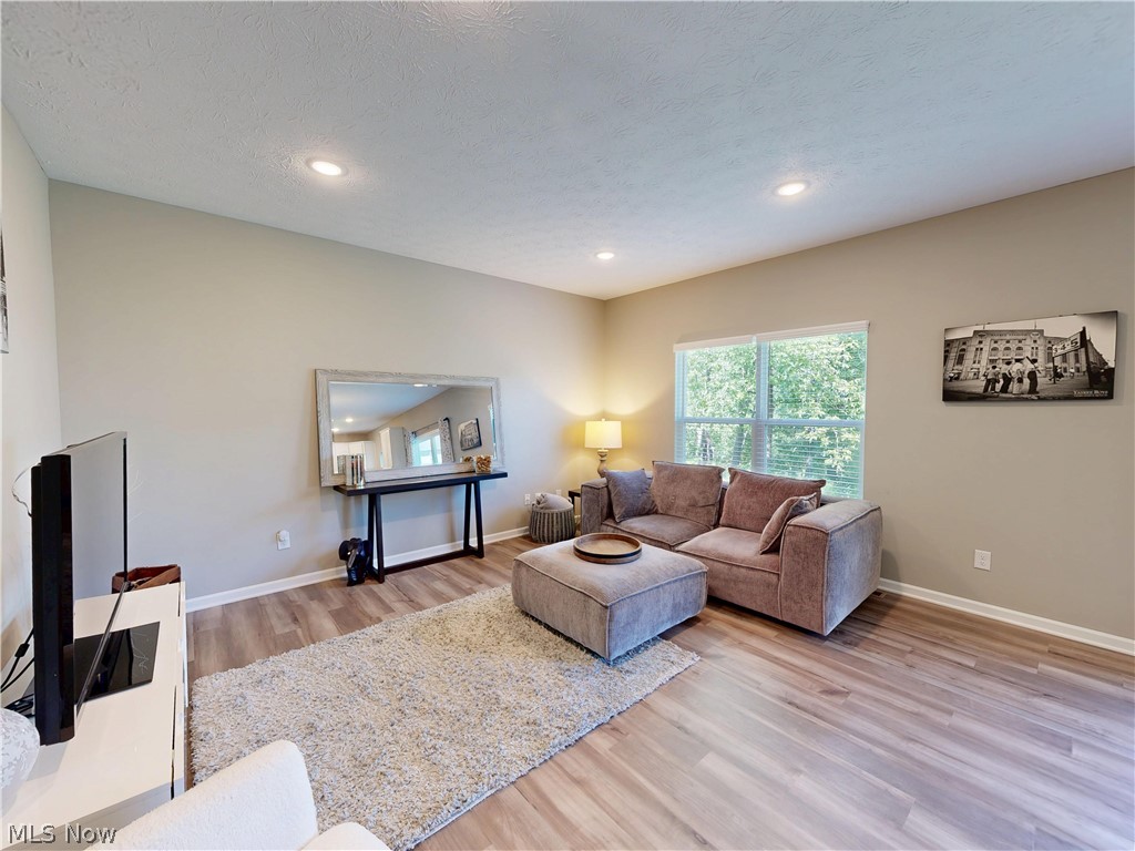1223 Selena Grove Green OH 44685