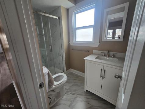 2294 E 100th Street Cleveland OH 44106