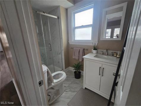2294 E 100th Street Cleveland OH 44106