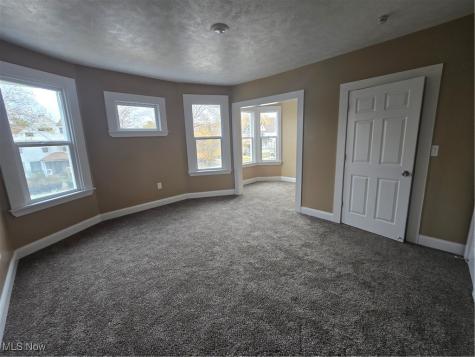2294 E 100th Street Cleveland OH 44106