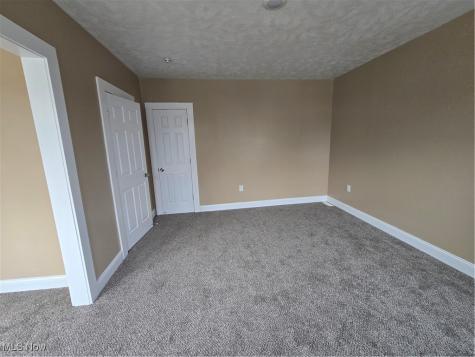 2294 E 100th Street Cleveland OH 44106