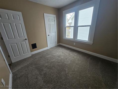 2294 E 100th Street Cleveland OH 44106