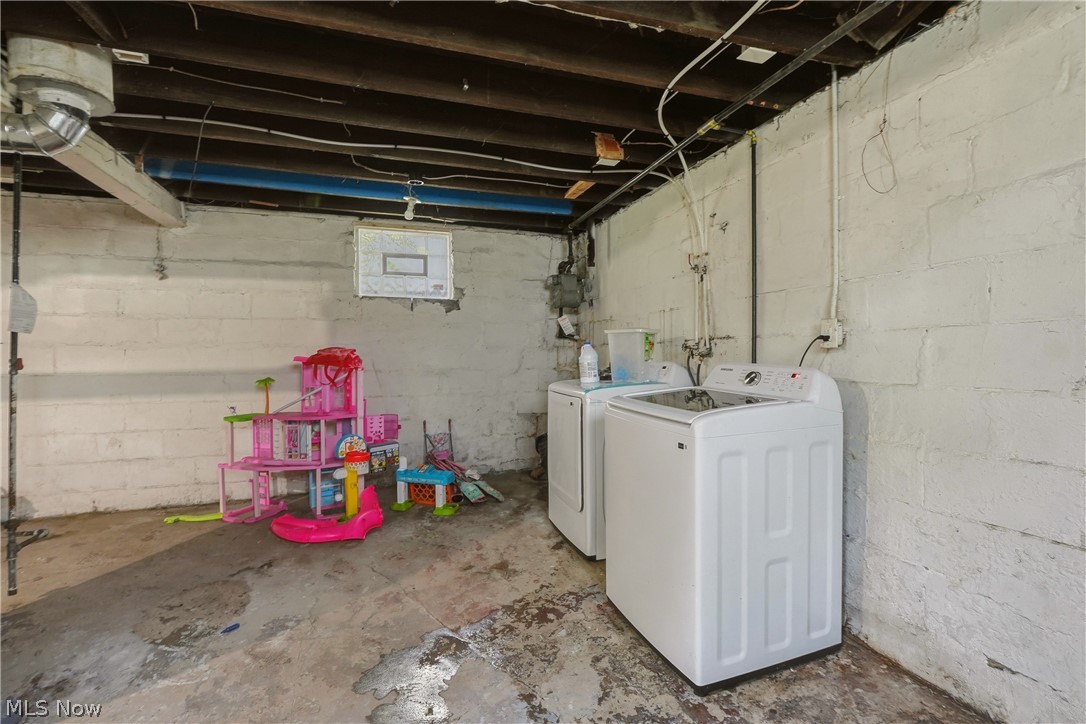 317 Black Street Akron OH 44306