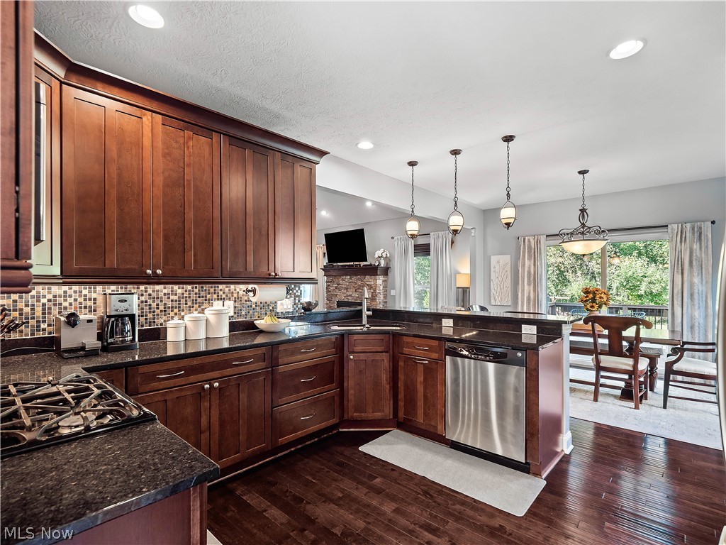 2538 N Long Road Avon OH 44011