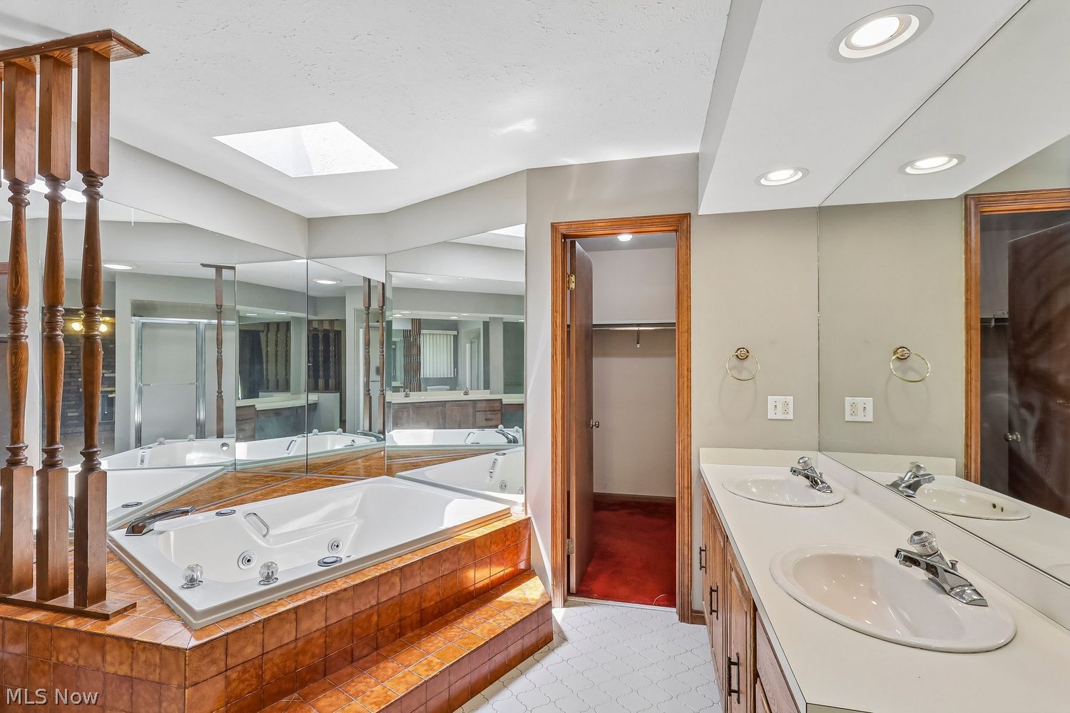 7900 Gatewood Oval Gates Mills OH 44040