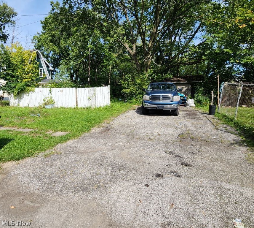 12903 Oakfield Avenue Cleveland OH 44105