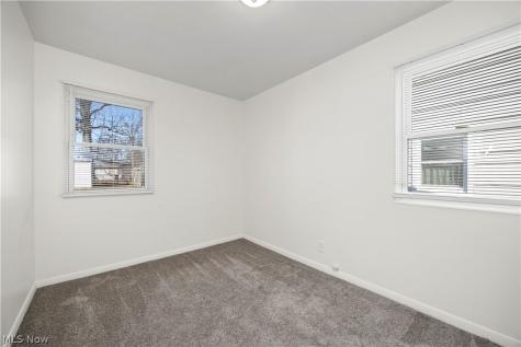 171 S Logan Street Elyria OH 44035