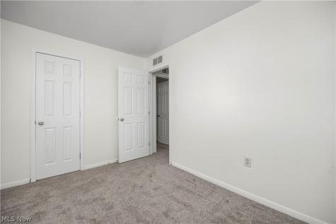 171 S Logan Street Elyria OH 44035