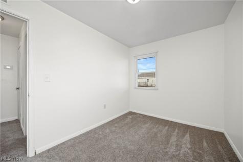171 S Logan Street Elyria OH 44035