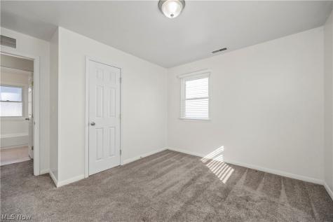 171 S Logan Street Elyria OH 44035