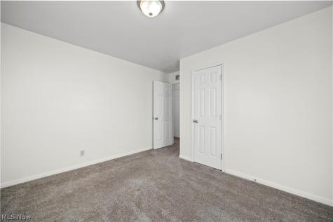171 S Logan Street Elyria OH 44035