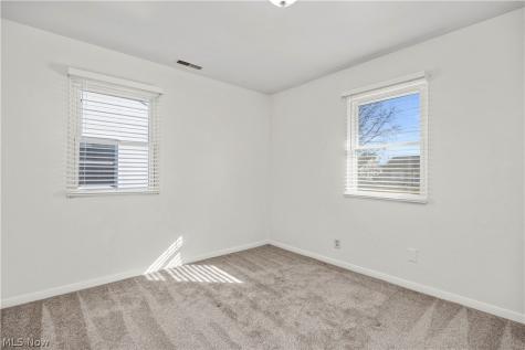 171 S Logan Street Elyria OH 44035