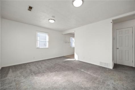 171 S Logan Street Elyria OH 44035
