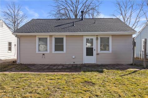 171 S Logan Street Elyria OH 44035