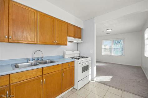 171 S Logan Street Elyria OH 44035