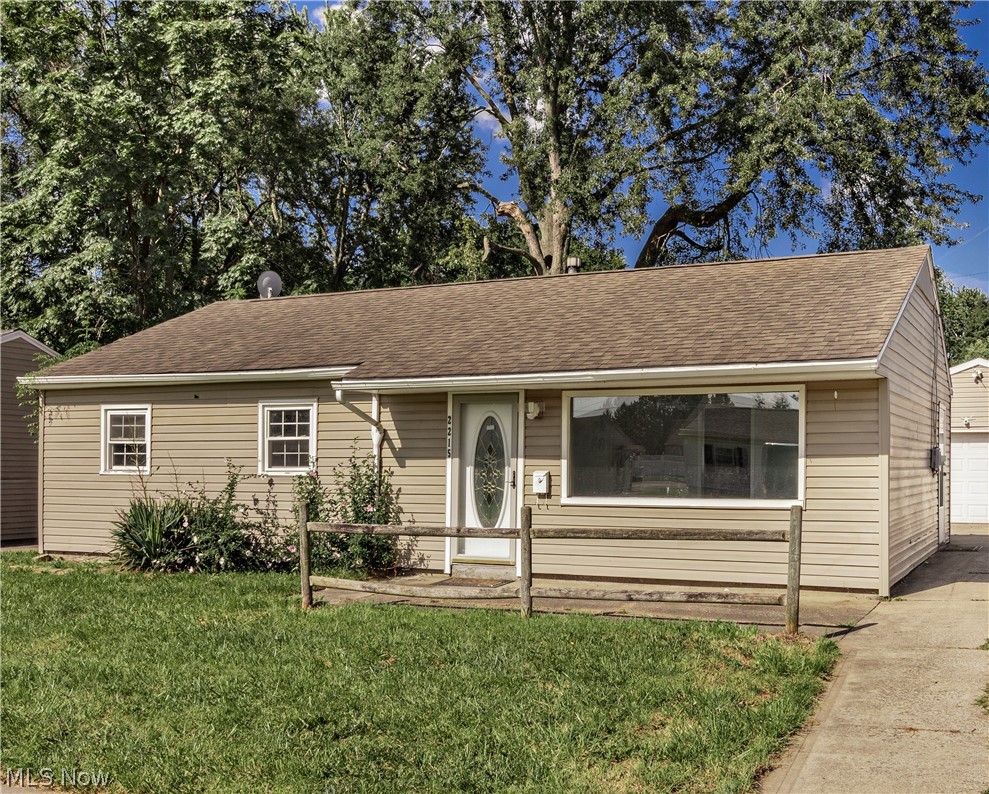 2215 Willowrow Avenue NE Canton OH 44705