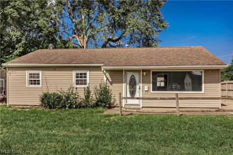 2215 Willowrow Avenue NE Canton OH 44705