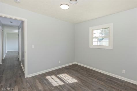 2215 Willowrow Avenue NE Canton OH 44705