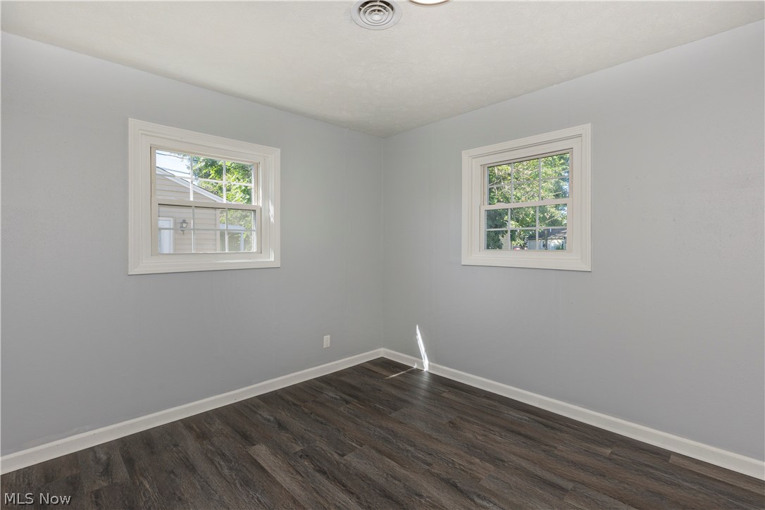 2215 Willowrow Avenue NE Canton OH 44705