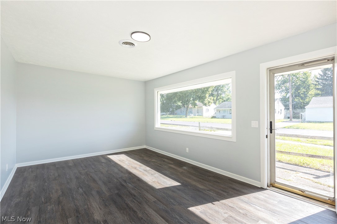 2215 Willowrow Avenue NE Canton OH 44705