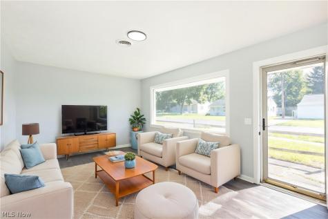 2215 Willowrow Avenue NE Canton OH 44705