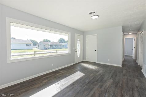 2215 Willowrow Avenue NE Canton OH 44705