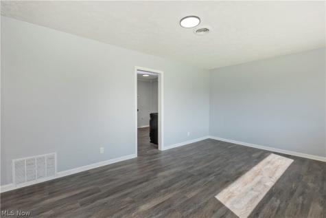 2215 Willowrow Avenue NE Canton OH 44705