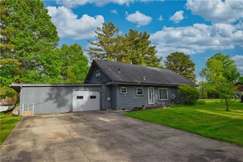 1214 Arrowhead Drive SW Dellroy OH 44620