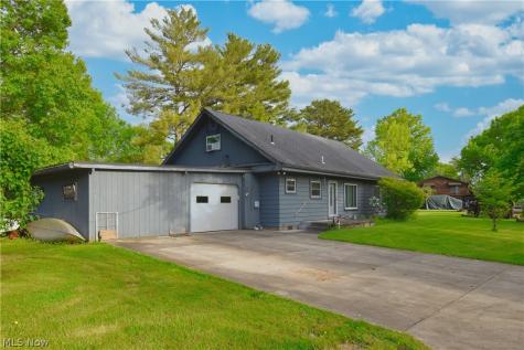 1214 Arrowhead Drive SW Dellroy OH 44620