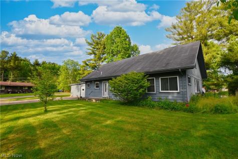 1214 Arrowhead Drive SW Dellroy OH 44620