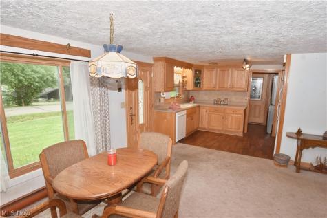 1214 Arrowhead Drive SW Dellroy OH 44620