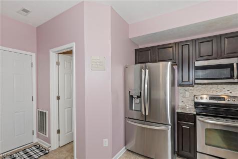 10412 Redbud Drive Aurora OH 44202