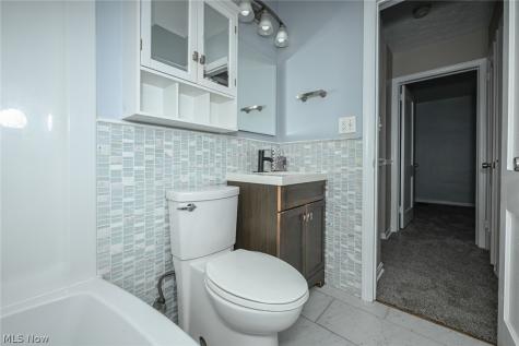 1699 Redwood Avenue Akron OH 44301