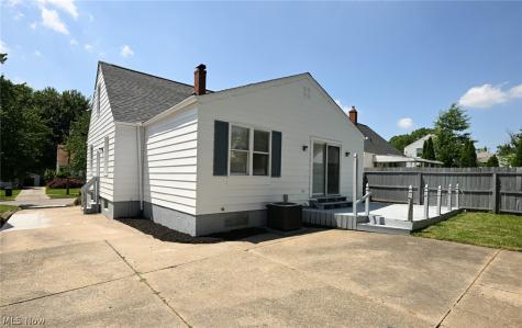 1699 Redwood Avenue Akron OH 44301