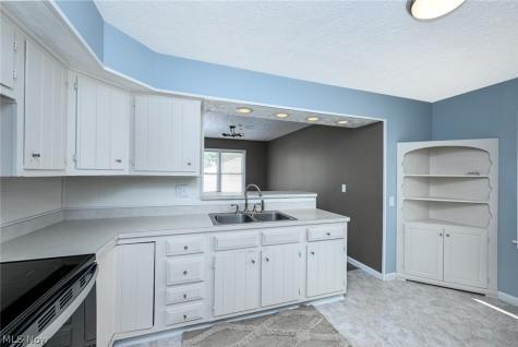 1699 Redwood Avenue Akron OH 44301