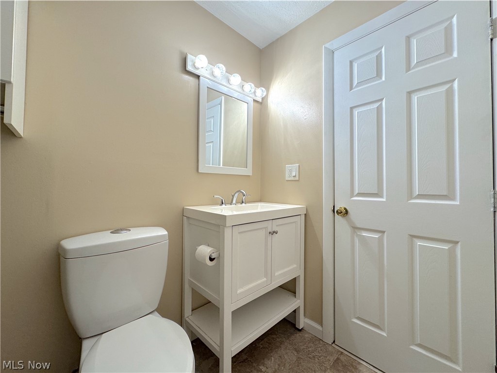 18066 Hillcrest Drive Lake Milton OH 44429