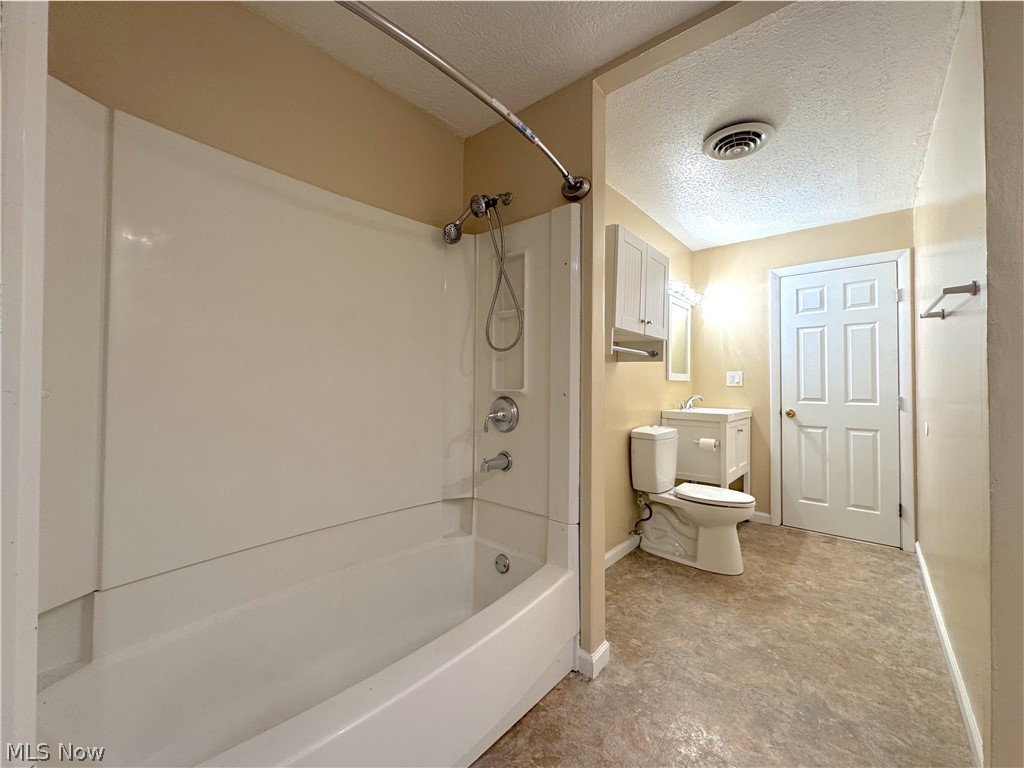 18066 Hillcrest Drive Lake Milton OH 44429